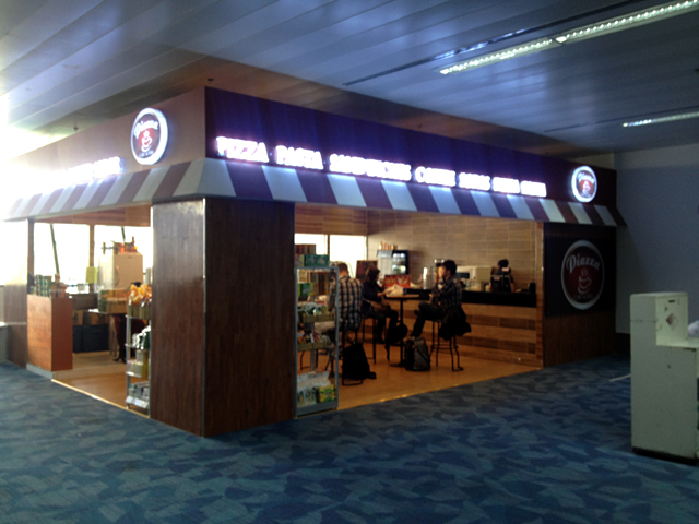 奥に[PIZZA PASTAのお店」