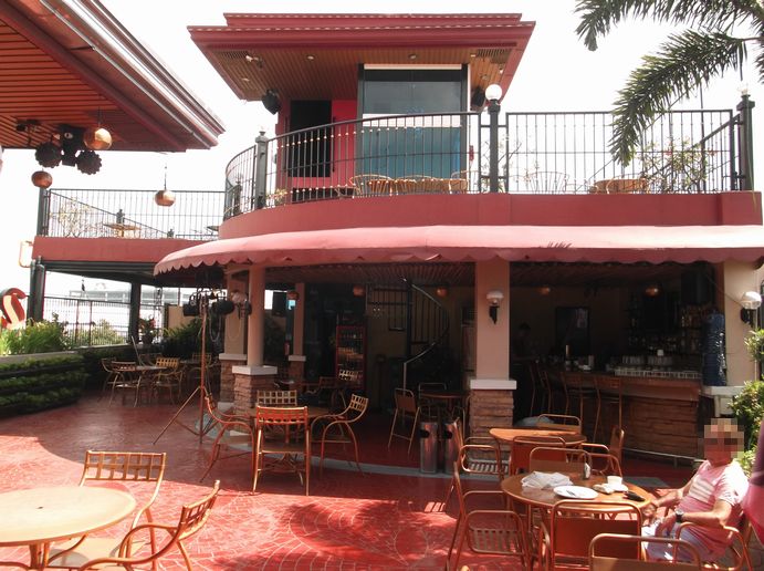 レストランのオープンスペース