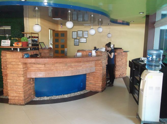 屋上のレストランの室内