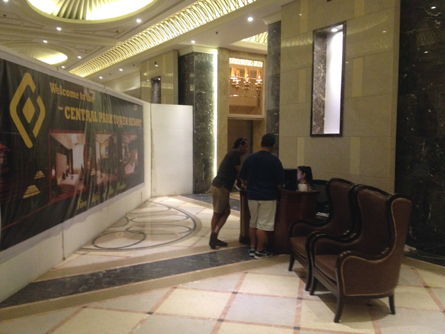 フロントデスク