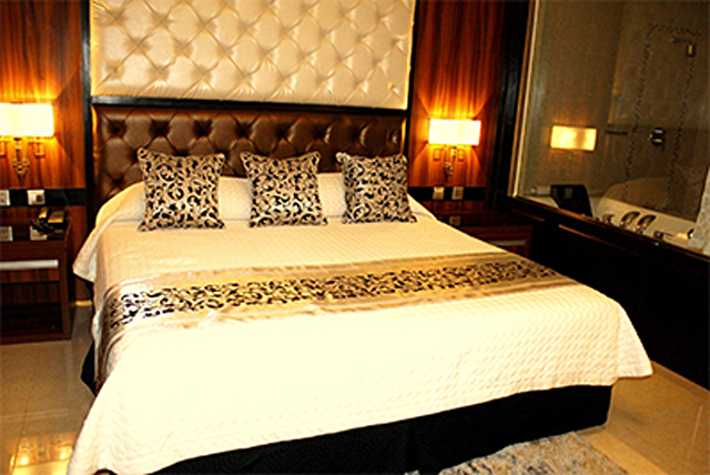 Jacuzzi Suite Room